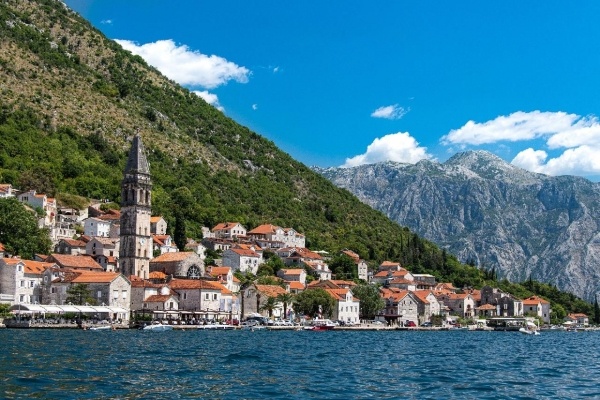 Montenegró A Dél-Adria és a Dinaridák ajándéka (Montenegró A Dél-Adria és a Dinaridák ajándéka) ***