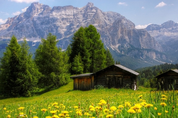 Aktív kikapcsolódás a Dolomitokban: kirándulás vagy via ferrata kezdőknek és haladóknak