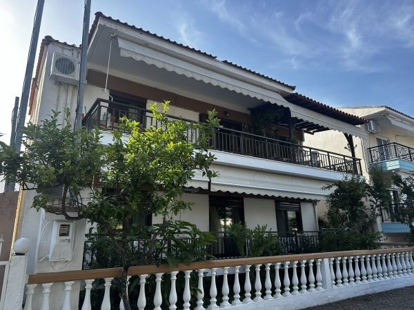 Koula apartmanház, egyénileg