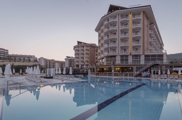 RAMADA RESORT KUSADASI & GOLF *****